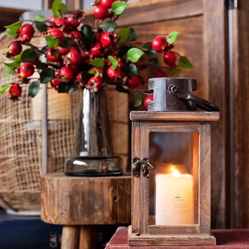 lampe artisanale en bois et fer pour décoration