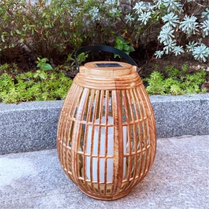 lampe en rotin résistante aux intempéries
