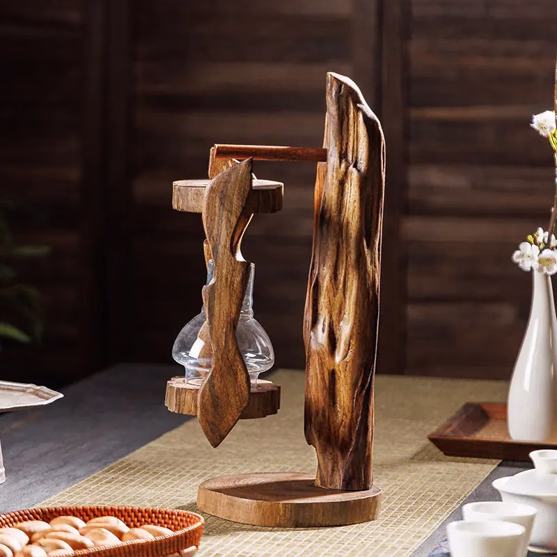 lanterne en bois sculpture artisanale
